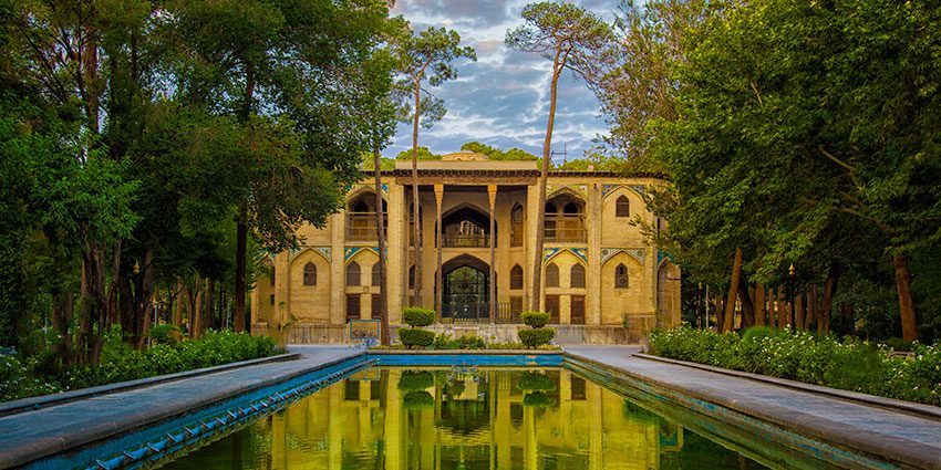 عمارت هشت بهشت جاذبه دیدنی اصفهان