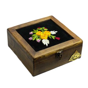 جعبه چوبی گل دوزی
