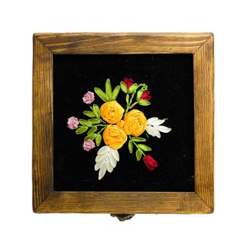 جعبه چوبی گل دوزی